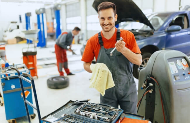 A professional mobile mechanic in Guildford offers expert car repairs and maintenance